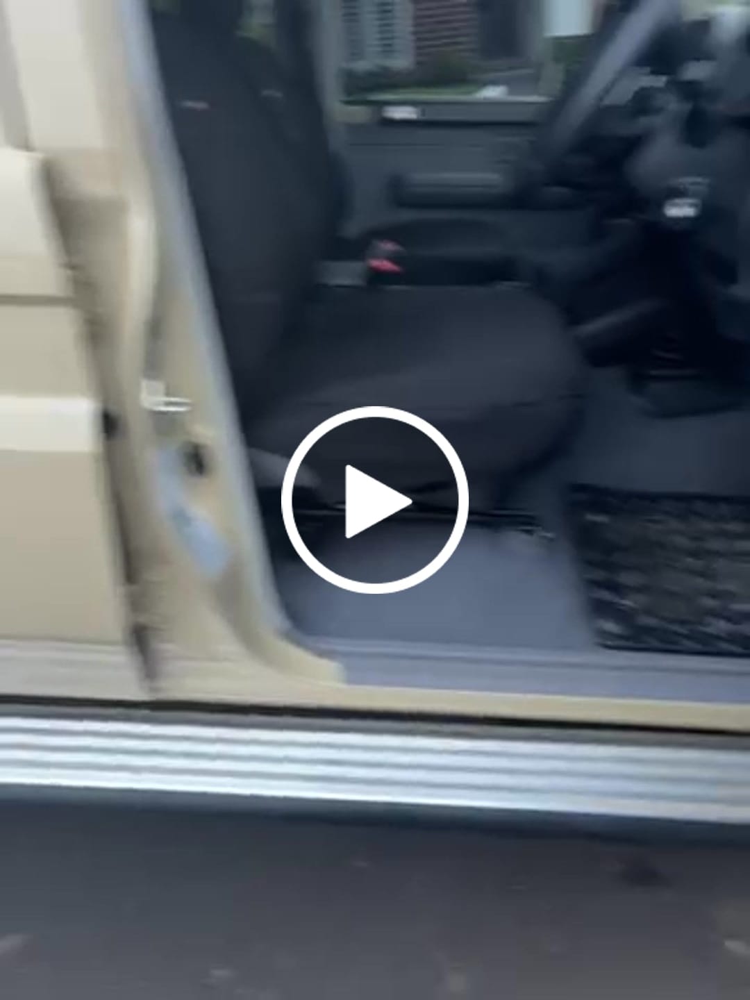 Customer video review of Sharkskin PLUS Seat Covers for Toyota Land Cruiser 79 Series (Oct/1999-ON)