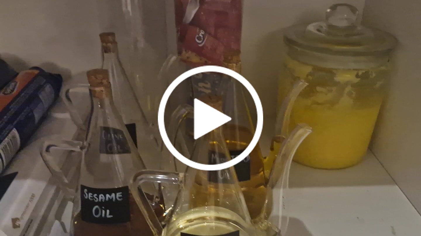 Customer video review of Clear Glass Oil Pourer with Handle 600ml