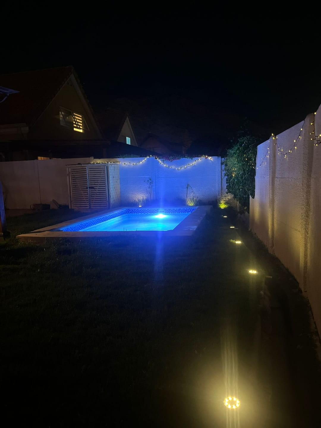 Customer photo review of Set de 4 Estacas Acero Inoxidable Solar - Luz Cálida o Fría / IP65