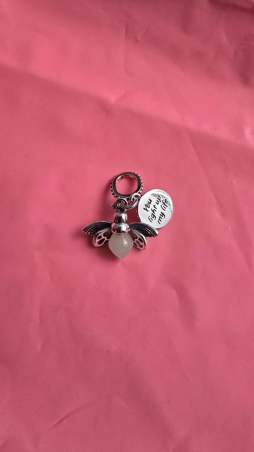 Customer photo review of Charm "Iluminas Mi Vida" Fluorescente