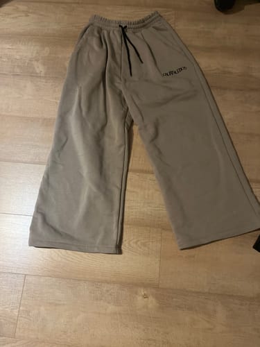 Customer photo review of Paloma Baggy Pants