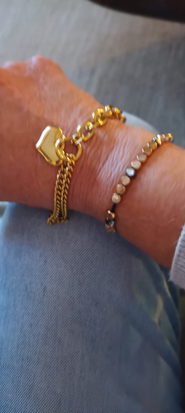 Customer photo review of Chunky Heart Armband | 18K vergoldet