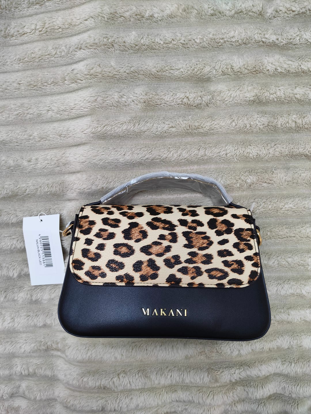 Customer photo review of NALUA - BLACK LEO