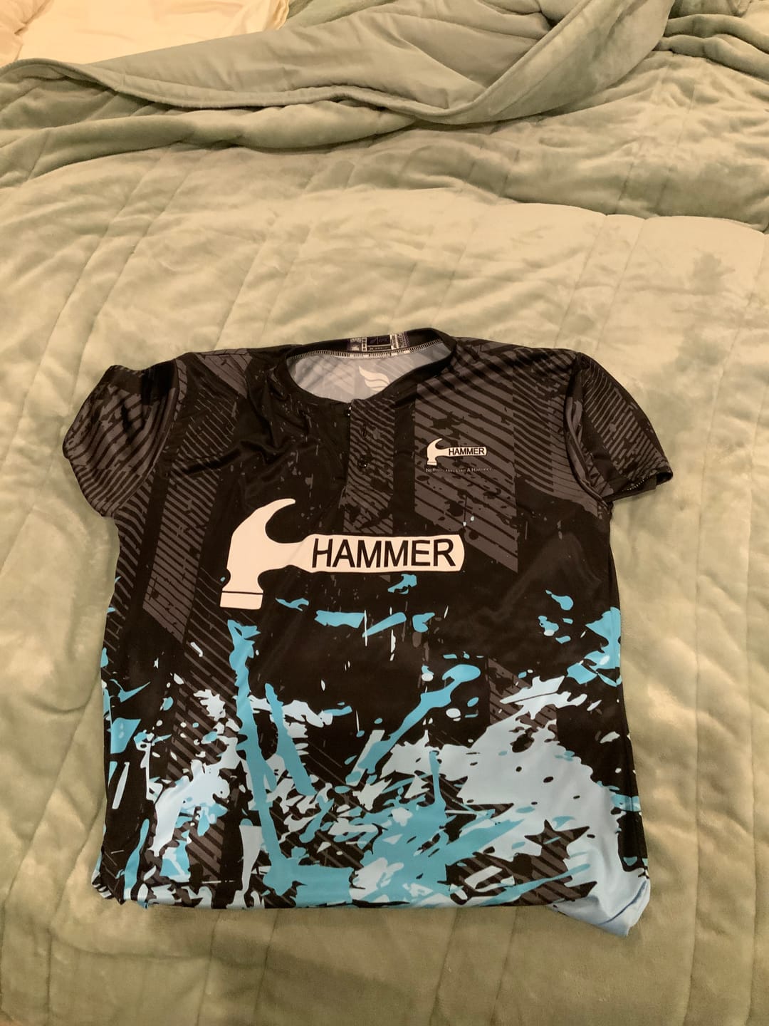 Customer photo review of STRUNGE - NEON BLUE - BOWLING JERSEY