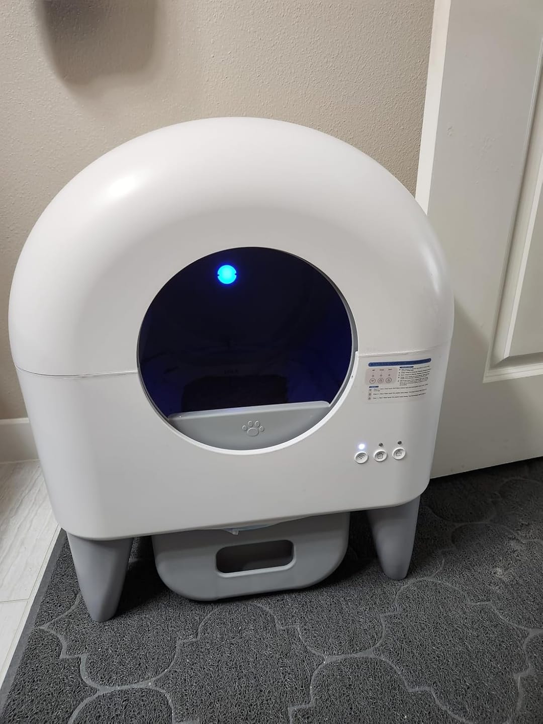Customer photo review of Cumrige M4 Self-Cleaning Litter Box | Smart Odor-Control Automatic Cat Litter Box