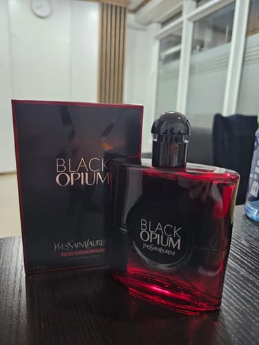 Customer photo review of Yves Saint Laurent Black Opium - Eau de Parfum Over Red 90ml