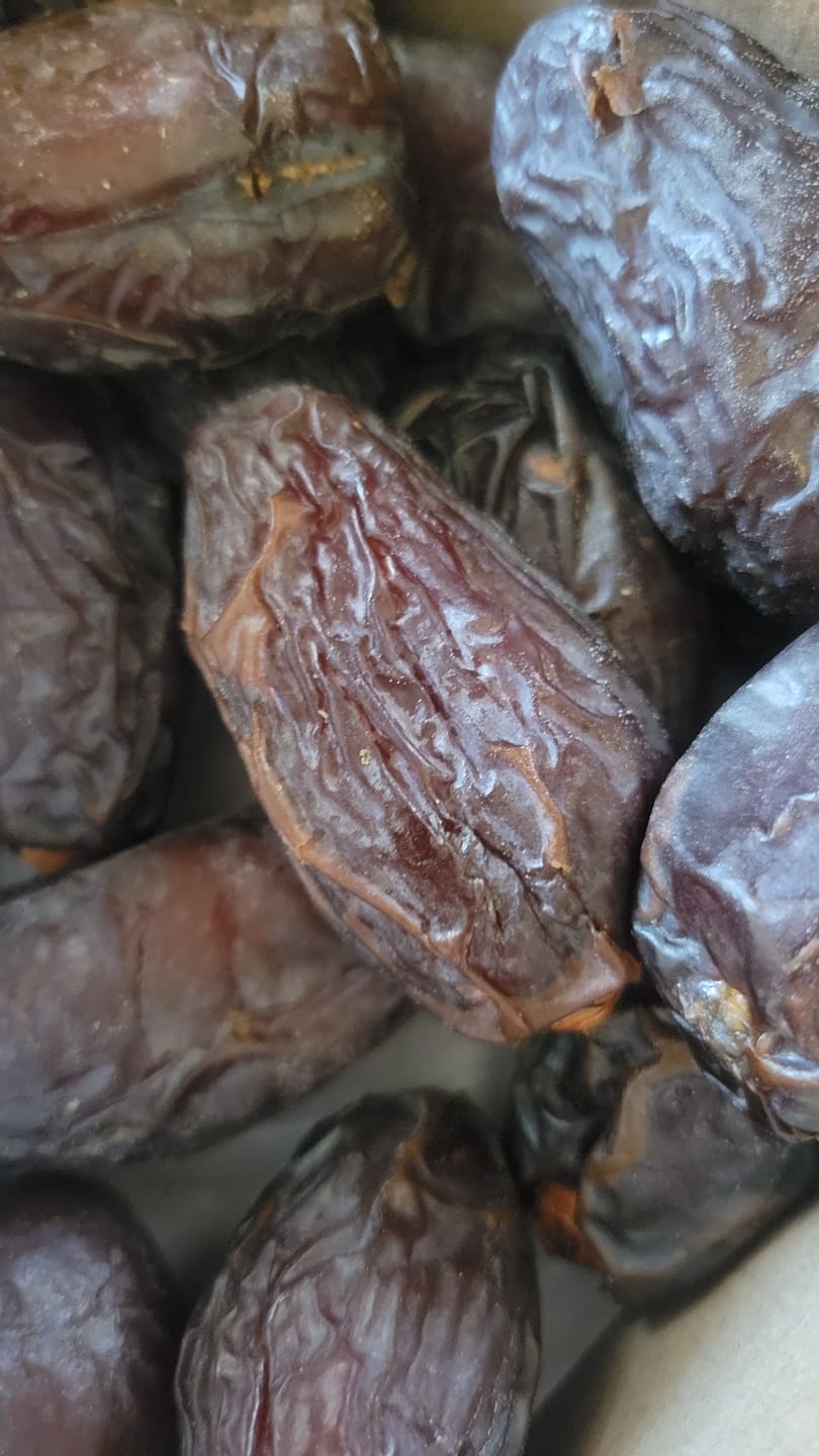 Customer photo review of Organic Barhi Dates Box