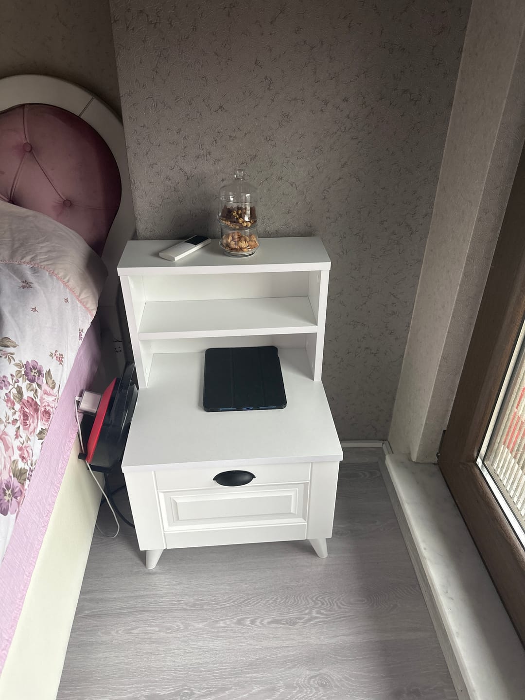 Customer photo review of Rani BD105 Komodin 2 Raflı Membran Çekmeceli Komodin Beyaz