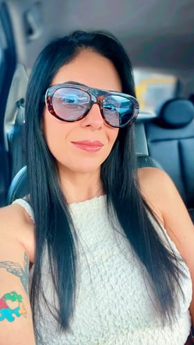 Customer photo review of Óculos Amalfi