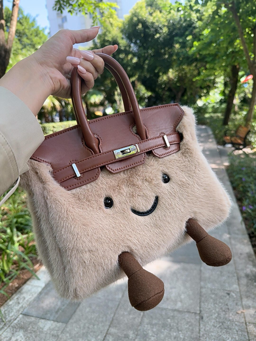 Customer photo review of The Jellykin Fluffy Bag