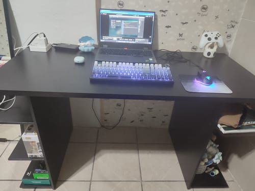 Customer photo review of Escritorio Gamer Para PC y Consola Negro