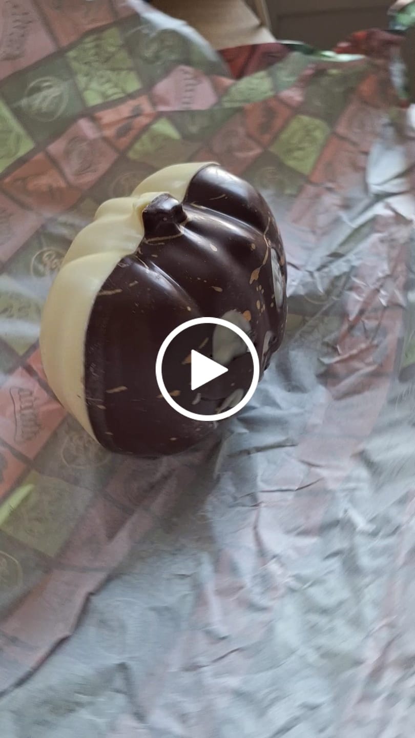 Customer video review of Trick or Treat Chocolate Pumpkin 550g *LIMITED EDITION*