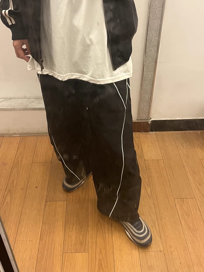 Customer photo review of Aelfric Eden Baggy Sweatpants