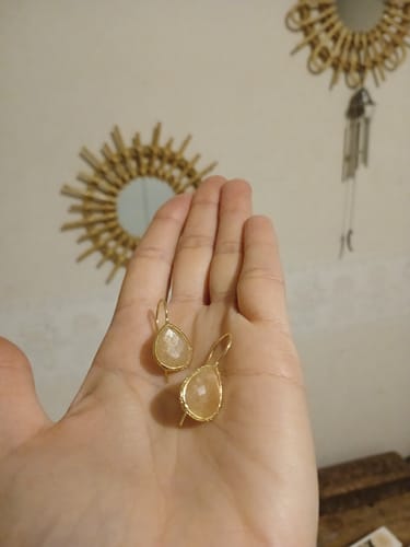 Customer photo review of Boucles d'oreilles Pierre de soleil goutte