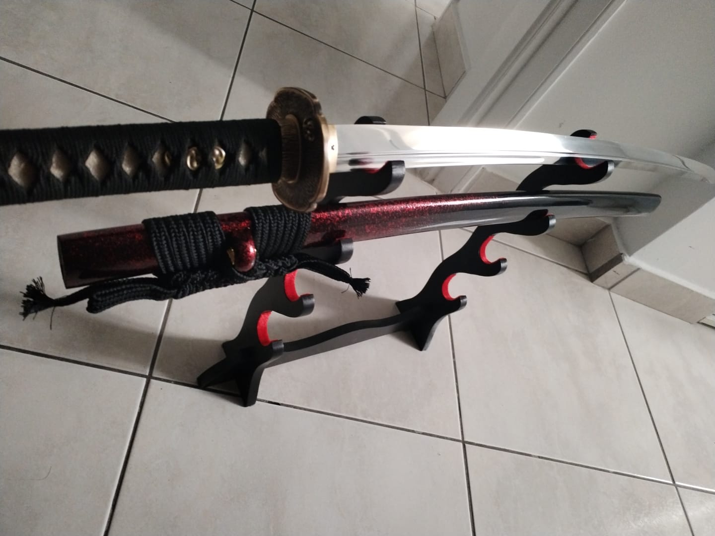 Customer photo review of The Surudoi Handmade Katana Extra Sharp Spring Steel Unokubi-Zukuri