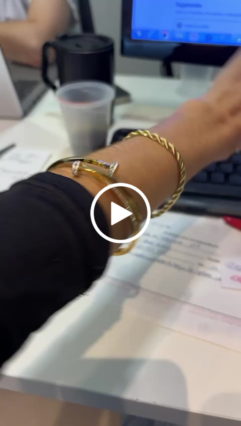 Customer video review of Bracelete Prego Zircônias Banhado em Ouro 18K