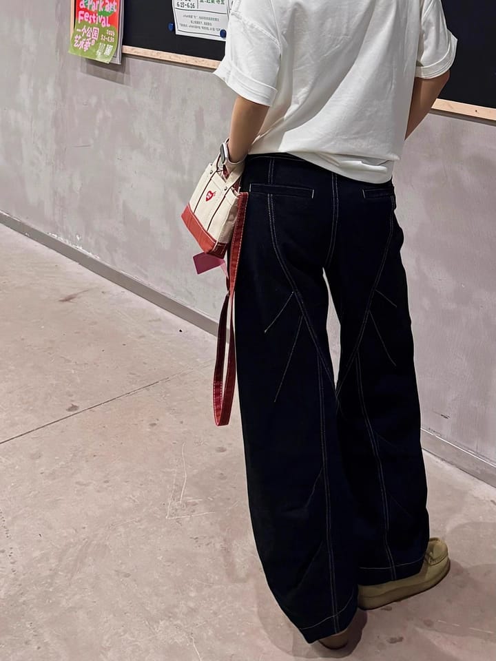 Customer photo review of Aelfric Eden Wrinkle Baggy Barrel Jeans