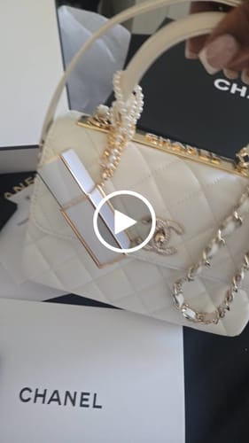 Customer video review of MINI FLAP BAG 19 IN WHITE CALFSKIN DIAMOND LOGO