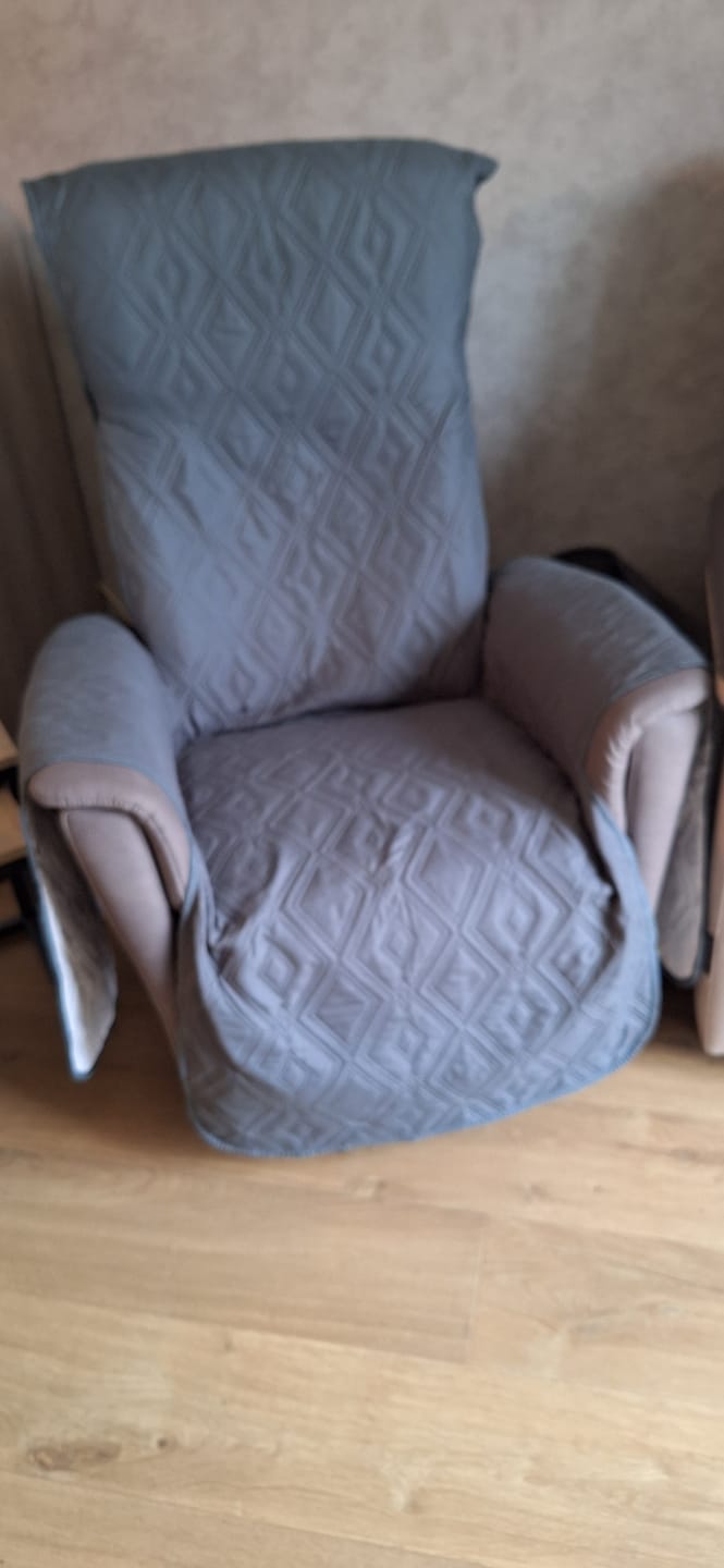 Customer photo review of Housse Ultra-Protectrice Premium pour Fauteuil