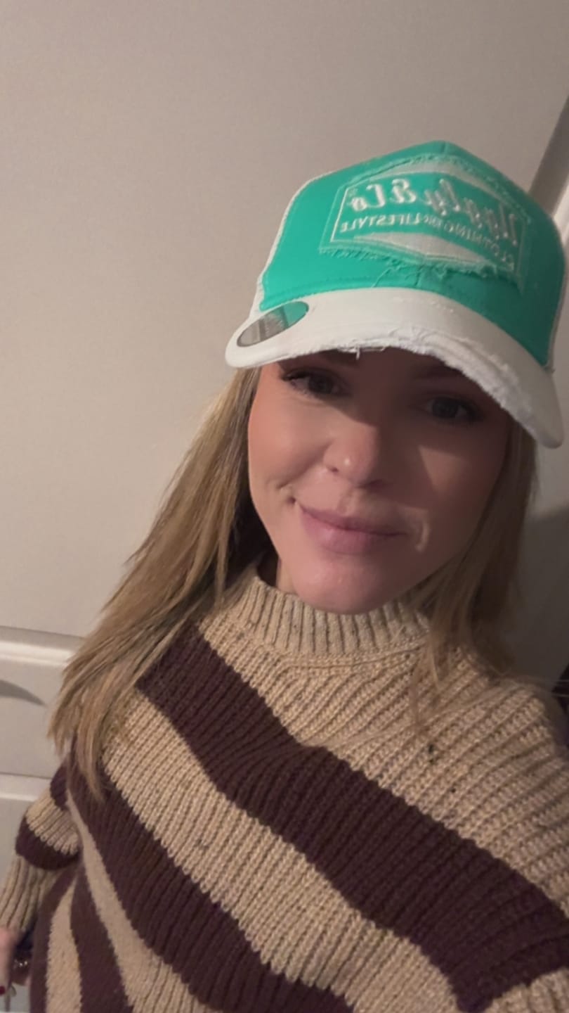 Customer photo review of Turquoise & White Diamond Cap