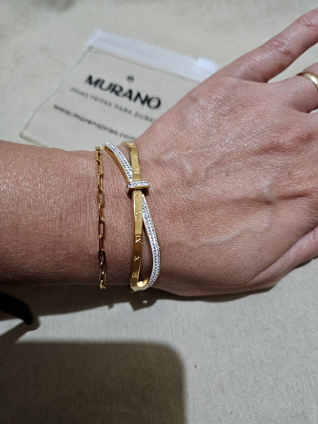 Customer photo review of Bracelete Romano Zircônia Banhado em Ouro 18K