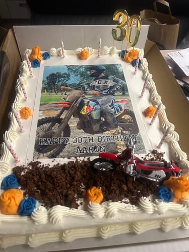 Customer photo review of A4 Rectangle Custom Edible Icing Image