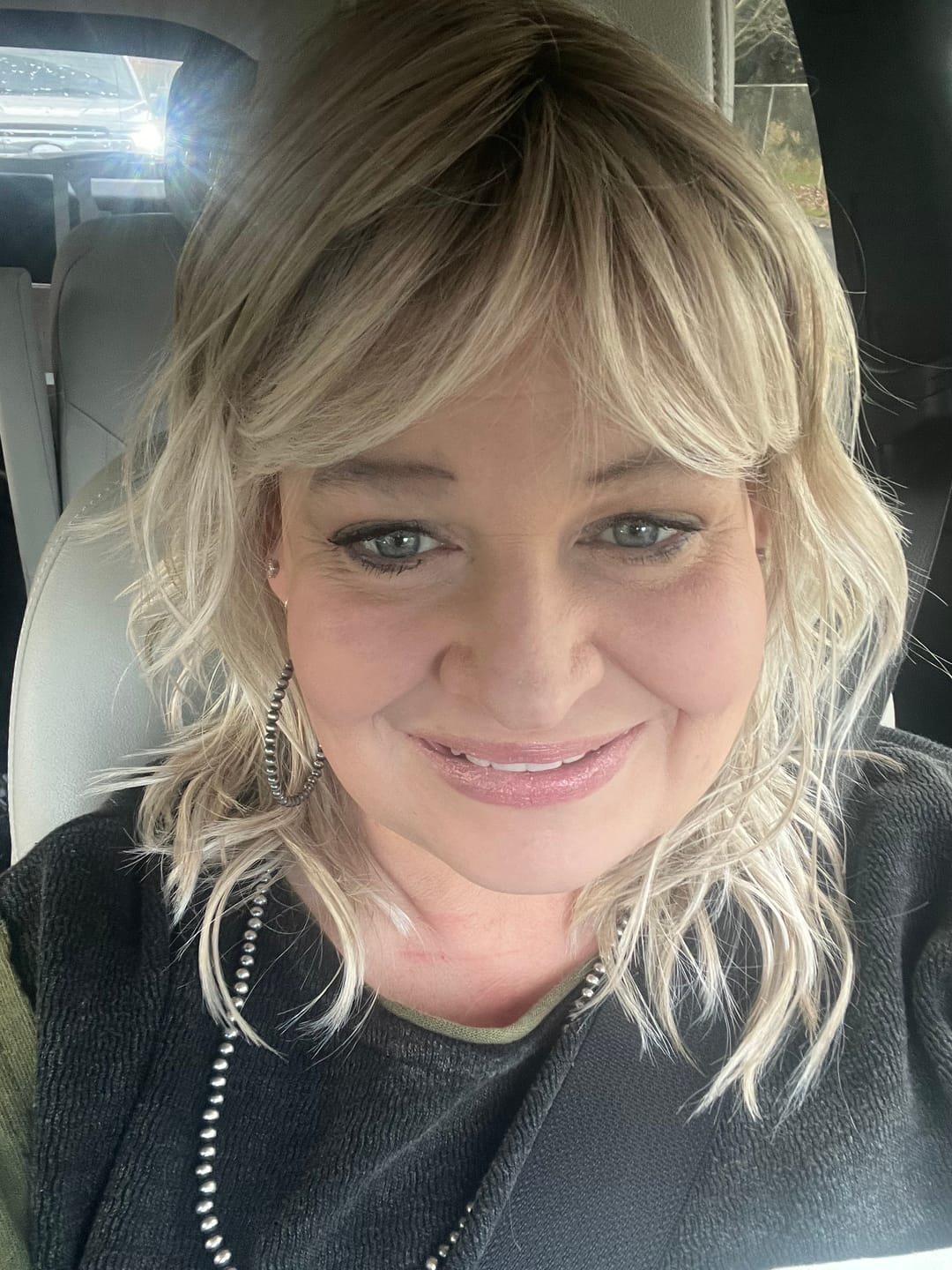 Customer photo review of PRETTY POMP - Paparazzi Blonde*