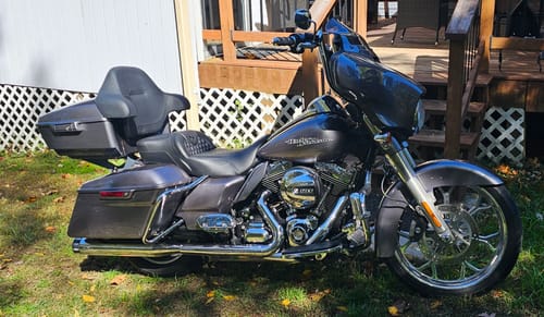 Customer photo review of HR3 Charcoal Pearl Outer Fairing Skirt 2015 STREET GLIDE  SPECIAL (FLHXS )