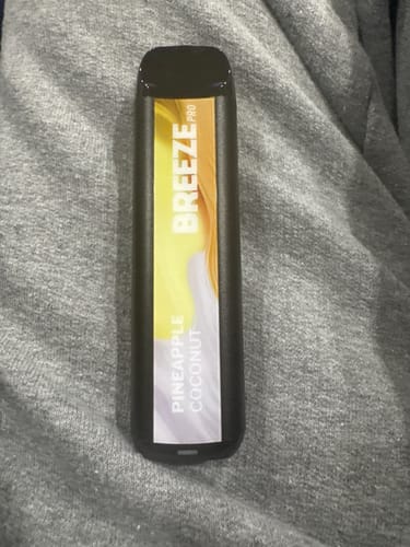 Customer photo review of Breeze Pro Disposable Vape