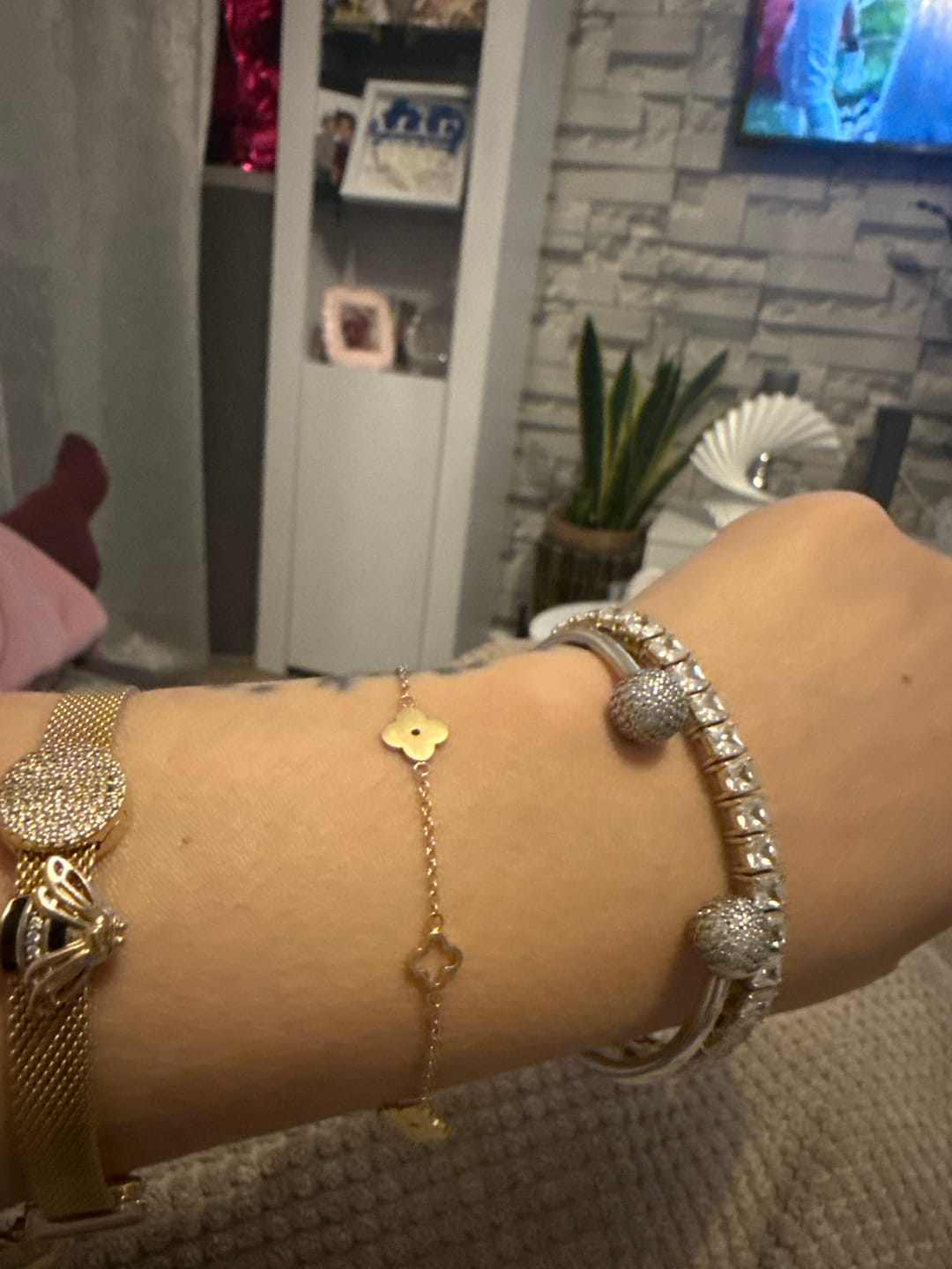 Customer photo review of Multi Clover Bracelet