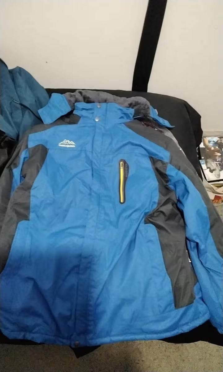 Customer photo review of Warme und Wasserdichte Herren-Fleecejacke mit Kapuze – Logan