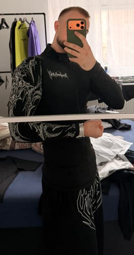Customer photo review of Void Tech™ Vampire Hunter Zip-up Compression [MIDNIGHT]