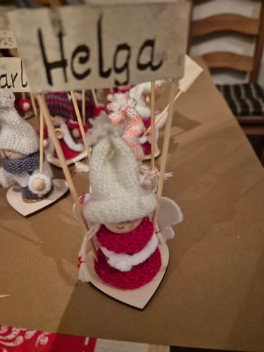 Customer photo review of 100 Stück 50mm - Gravur mit Namen - Deko Holzherzen DIY