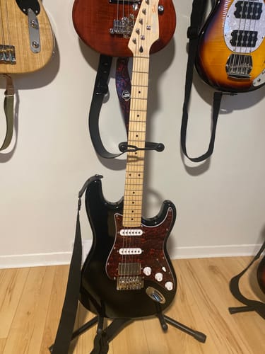 Customer photo review of Donner DST-152 HSS with Coil Split Electric Guitar Kit