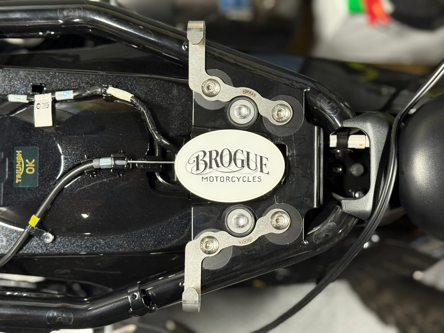 Customer photo review of Triumph Speed Twin 900 2025-2026 Triumph Modern Classic Helmet Hook (lock) - Brogue Moto