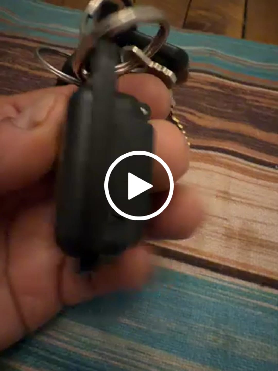 Customer video review of 80Eighty® Mini 3-1 Flashlight Keychain