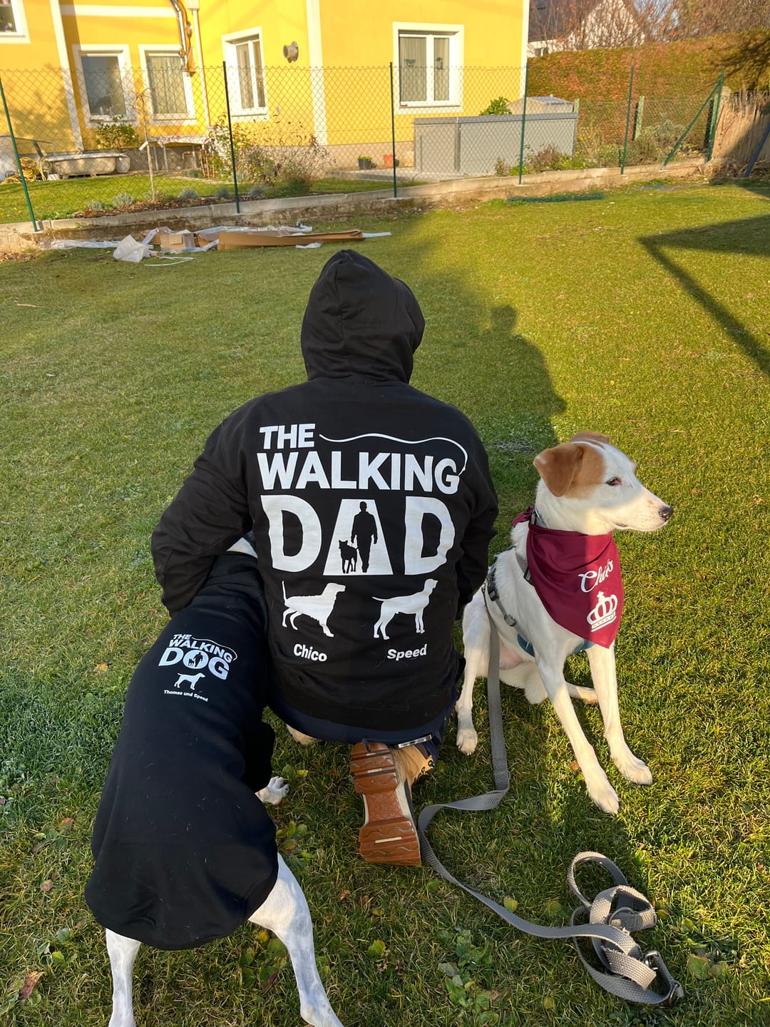 Customer photo review of The Walking Dad - Individueller Hoodie