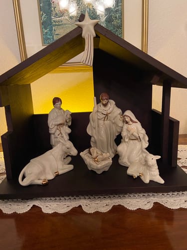 Customer photo review of Belleek Living 9 Piece Nativity Set
