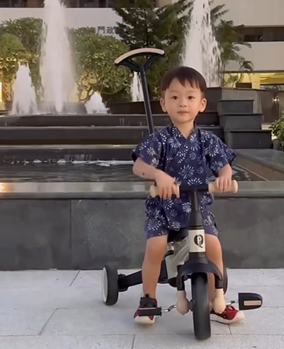 Customer photo review of Stager 3-in-1 Kids Trike – Push, Pedal & Balance Bike (Ages 2–6)
