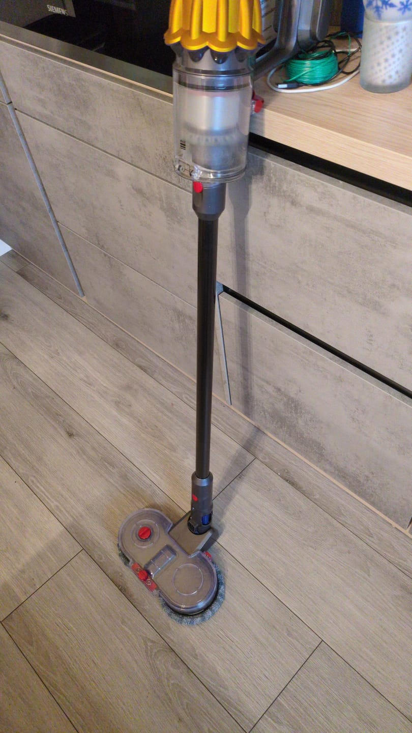 Customer photo review of Elektrischer Wischaufsatz passend für Dyson (inkl. 6 Wischpads)