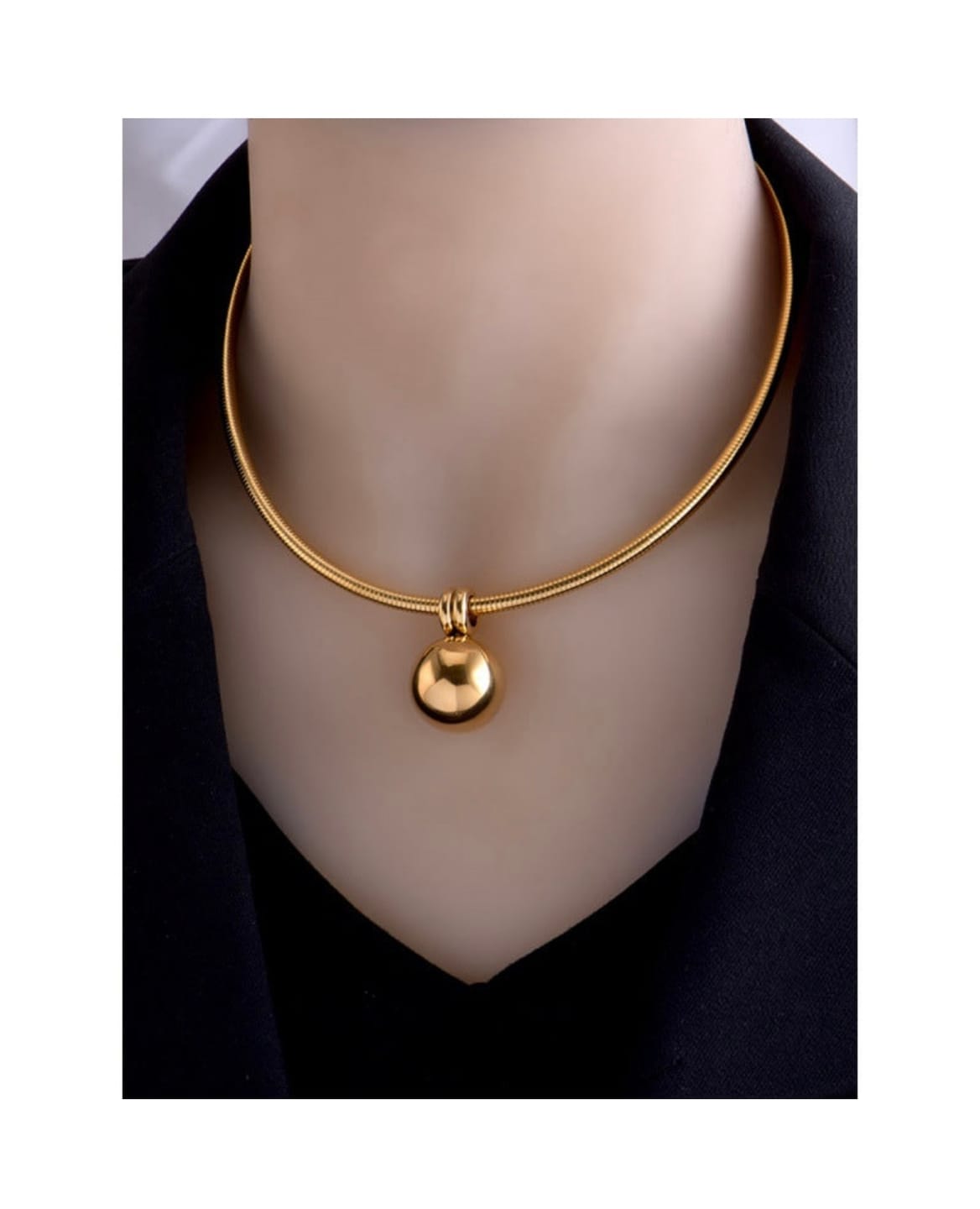 Customer photo review of Stylish Gold Ball Choker Necklace