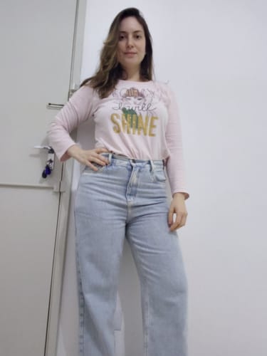 Ariane R. review of Calça Jeans Reta Araçá Azul Claro image 1 out of 1