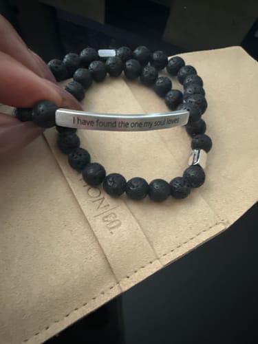 Customer photo review of LAVA STONE - ACCENT BRACELET