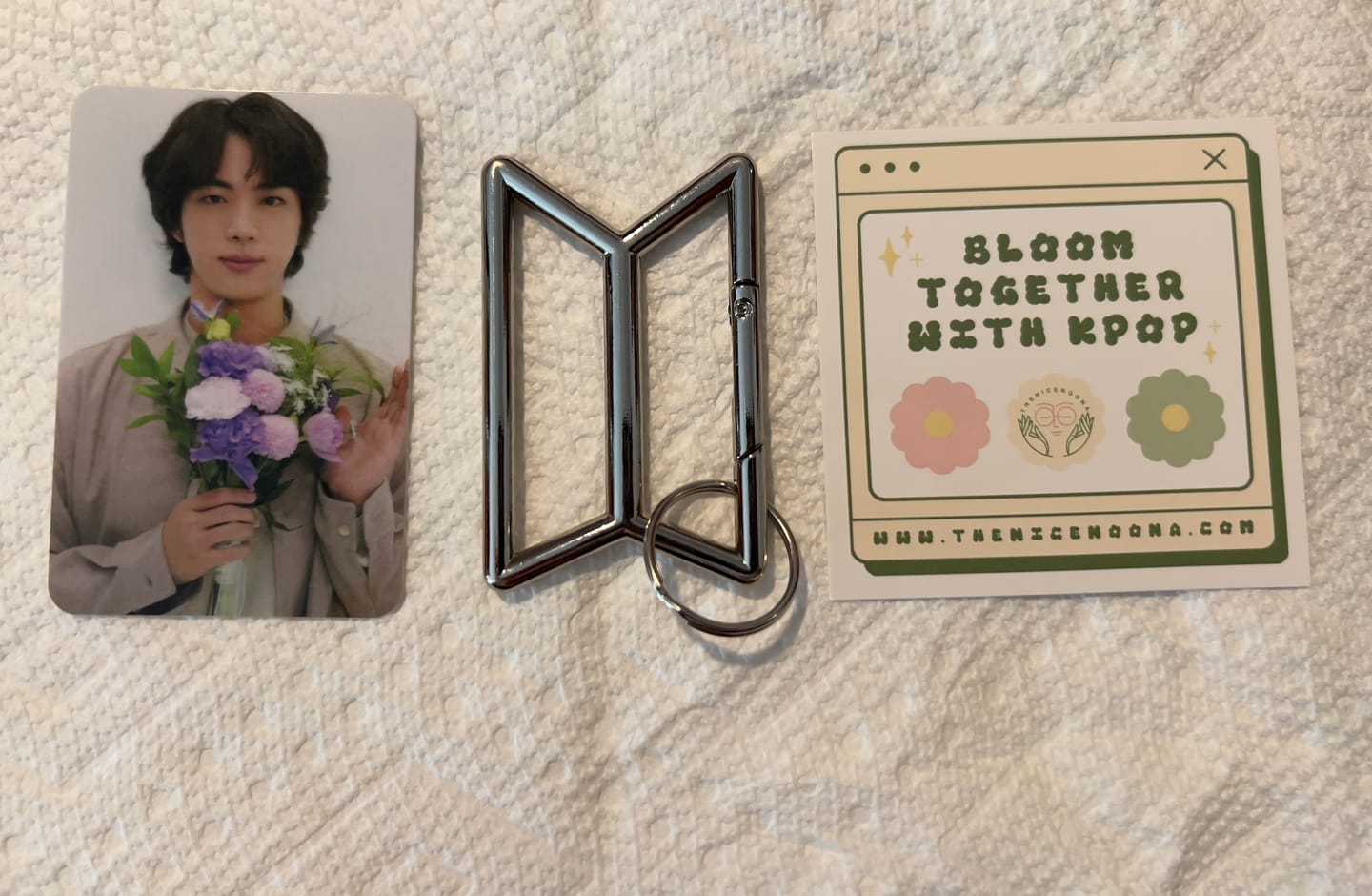 Customer photo review of BTS Metal Carabiner Keychain Clip