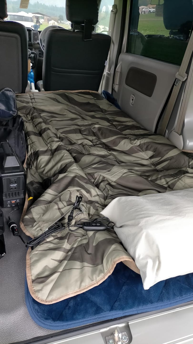Customer photo review of BougeRV 12V電気毛布│コンパクト・軽量・20時間連続使用可能 (グリーン)