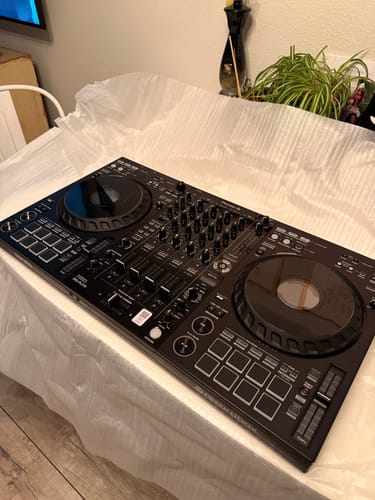 Customer photo review of Pioneer DJ DDJ-FLX10 4-Channel Performance DJ Controller for Rekordbox and Serato DJ Pro - Black