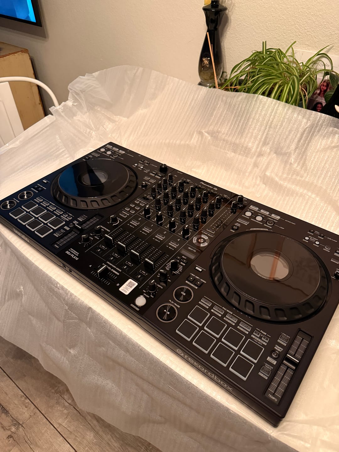 Customer photo review of Pioneer DJ DDJ-FLX10 4-Channel Performance DJ Controller for Rekordbox and Serato DJ Pro - Black