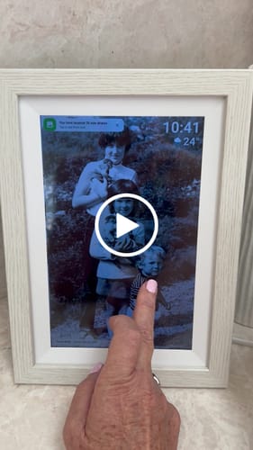 Customer video review of Digital Photo Frame