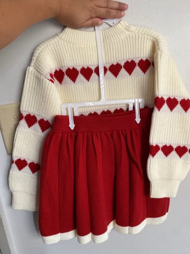 Customer photo review of Girls Long-sleeved Heart Knitted Sweater Two-piece Set