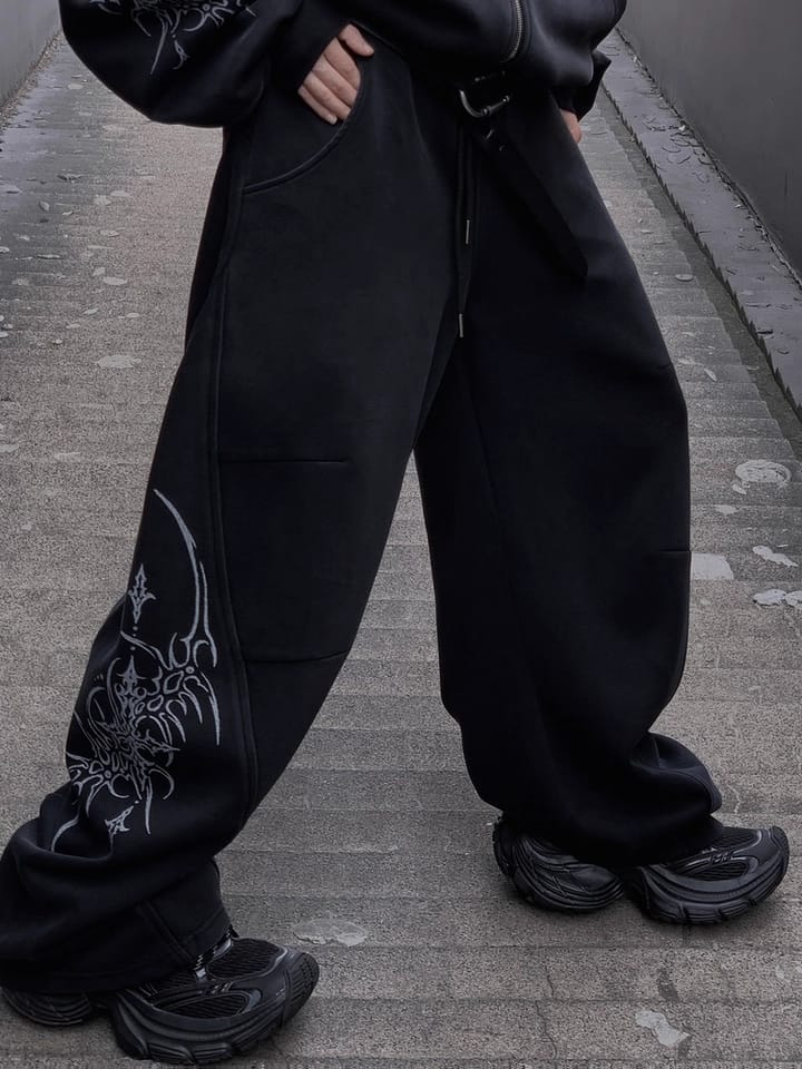 Customer photo review of Aelfric Eden Blade Baggy Barrel Sweatpants